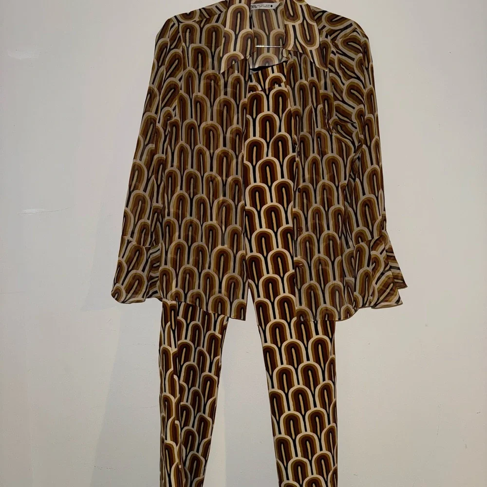 2 piece Zara Brown Patterned Women's Top and Pants Set - Picture 3 of 6